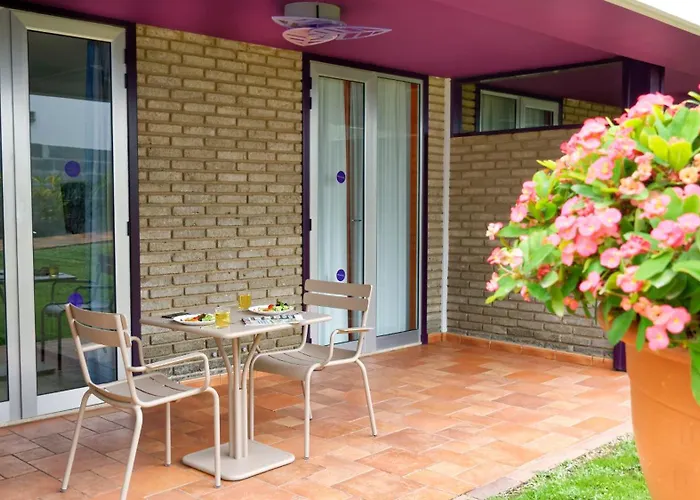 Jacarandas * بلايا ديل إنغلز